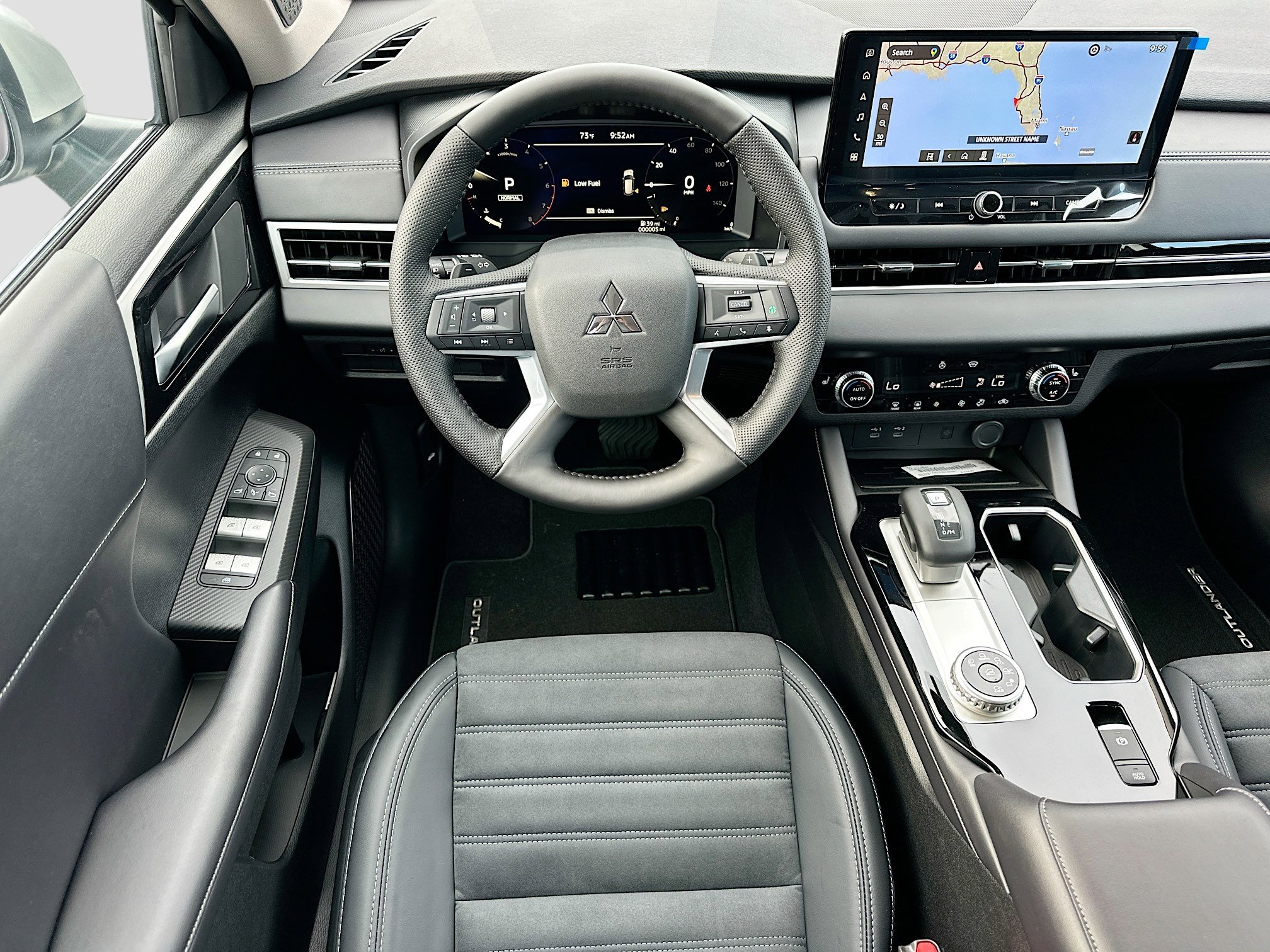 New 2026 Mitsubishi Outlander SE image 16