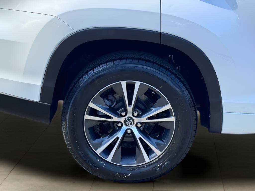 Used 2017 Toyota Highlander Plus FWD image 41
