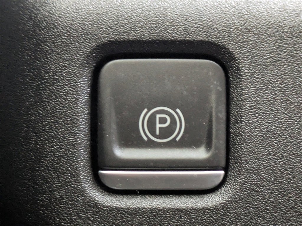 Used 2023 Chevrolet Silverado 1500 LT image 24