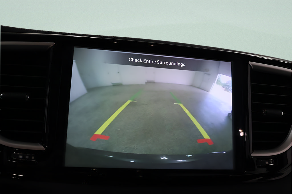 Used 2023 Chrysler Pacifica Touring-L FWD image 11