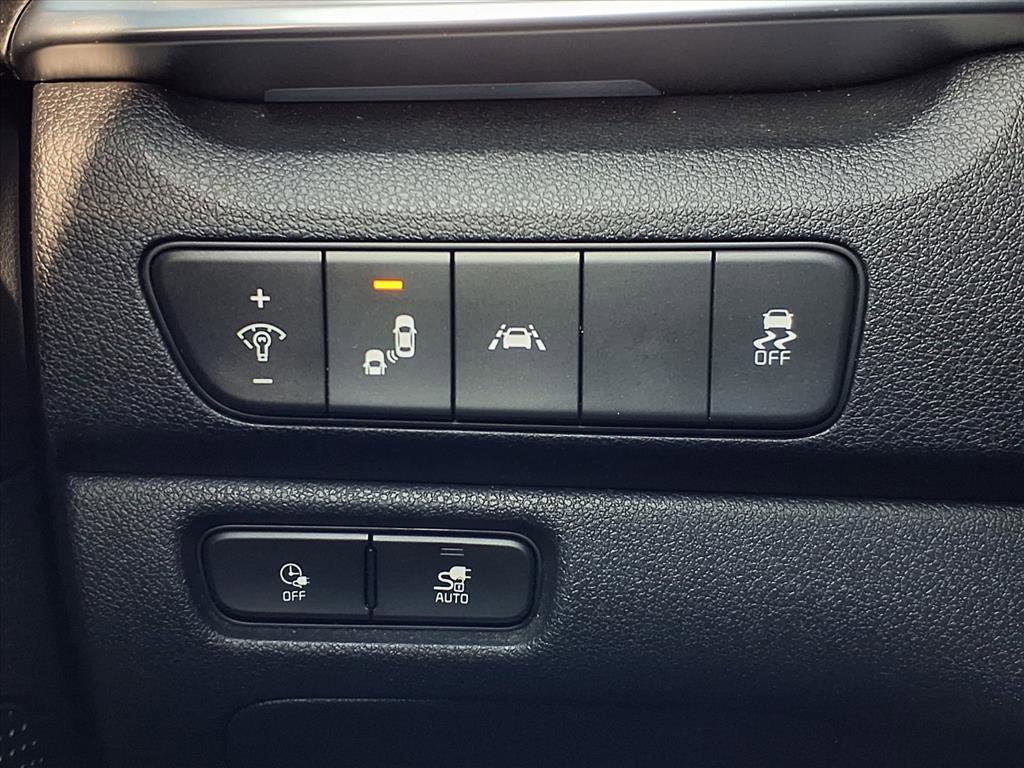 Used 2021 Kia Niro EX Premium w/ Cold Weather Package image 22