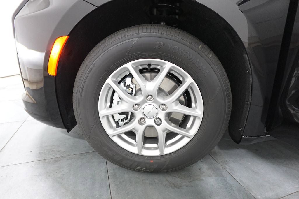 New 2027 Chrysler Pacifica Select FWD image 31