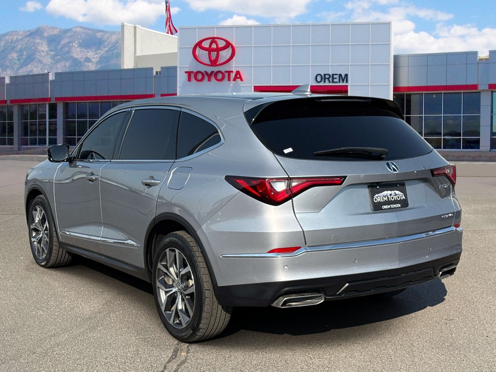 Used 2022 Acura MDX w/ Technology Package AWD/4WD image 5