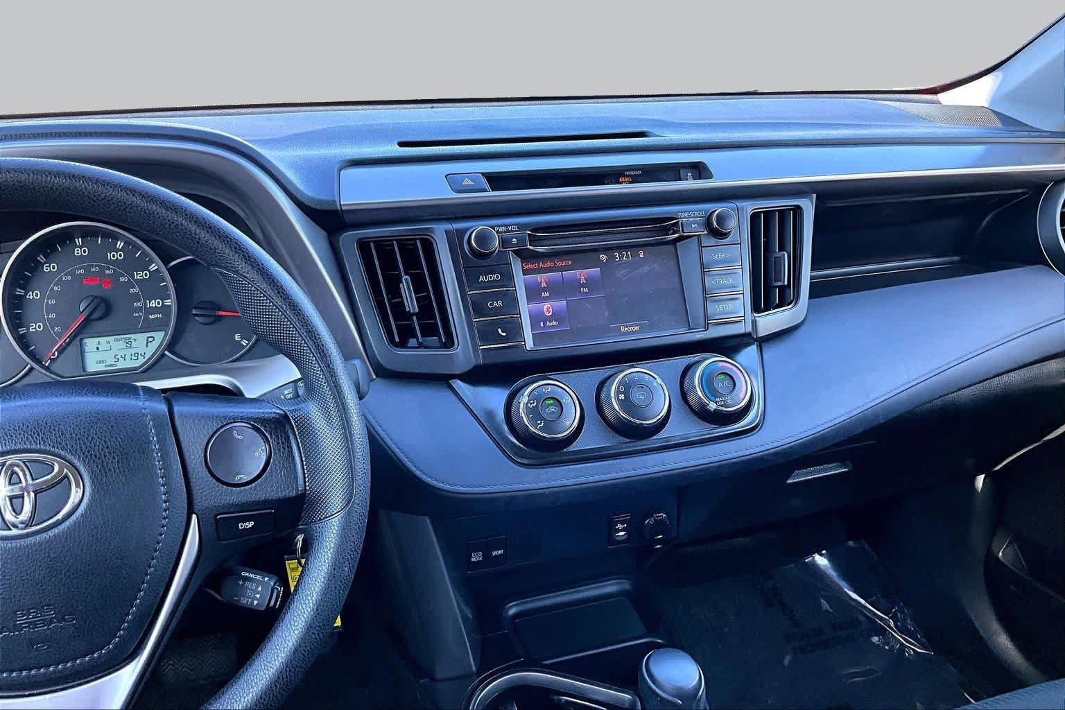 Used 2016 Toyota RAV4 LE AWD/4WD image 7