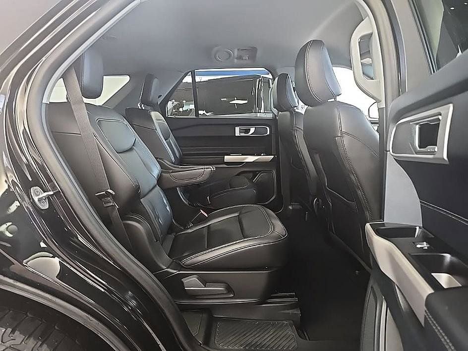 Used 2023 Ford Explorer XLT w/ Equipment Group 202A image 35