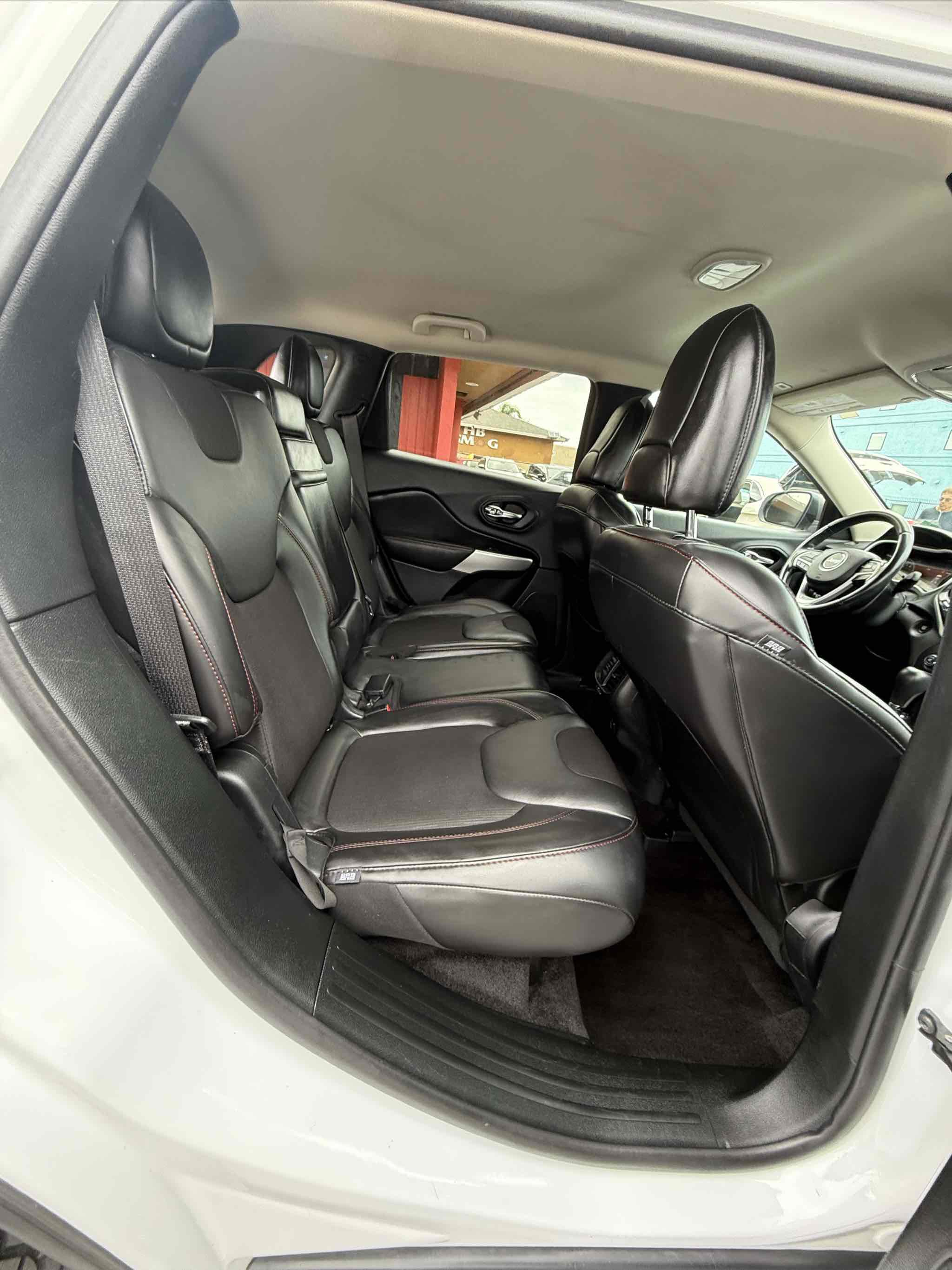 Used 2018 Jeep Cherokee Trailhawk image 57