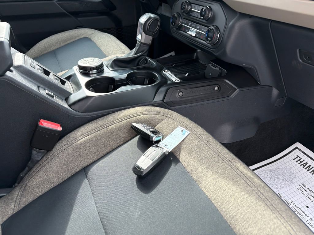 Used 2025 Ford Bronco Big Bend image 16