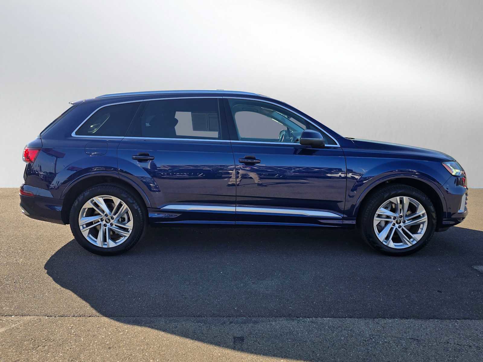 Used 2024 Audi Q7 3.0T Premium Plus image 2