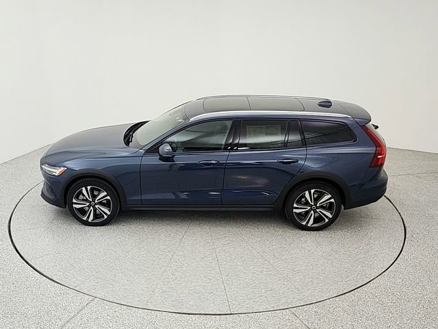 New 2026 Volvo V60 B5 Cross Country Plus w/ Climate Package image 36