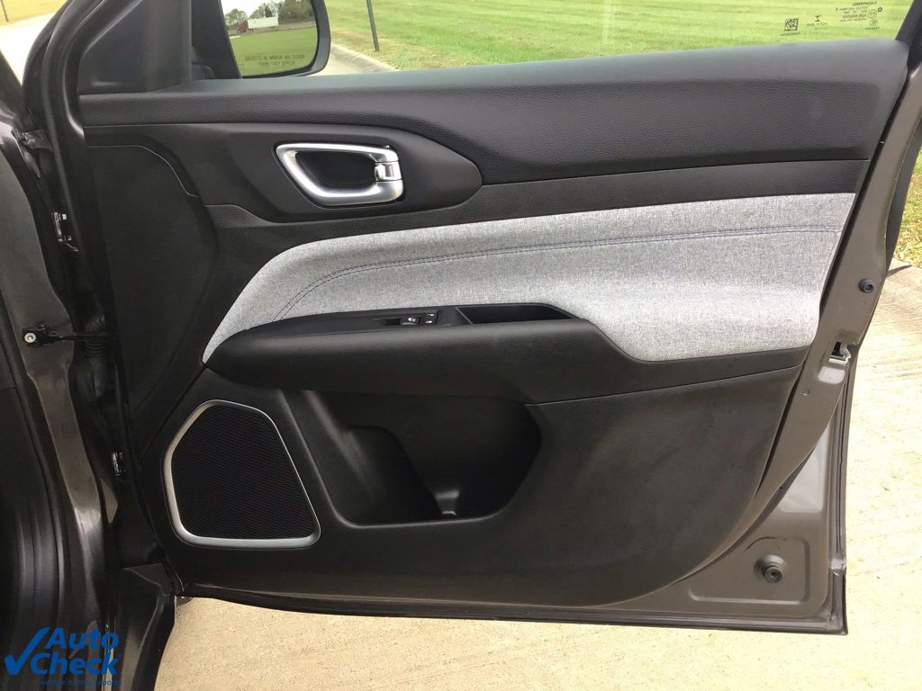 Used 2022 Jeep Compass Latitude image 21