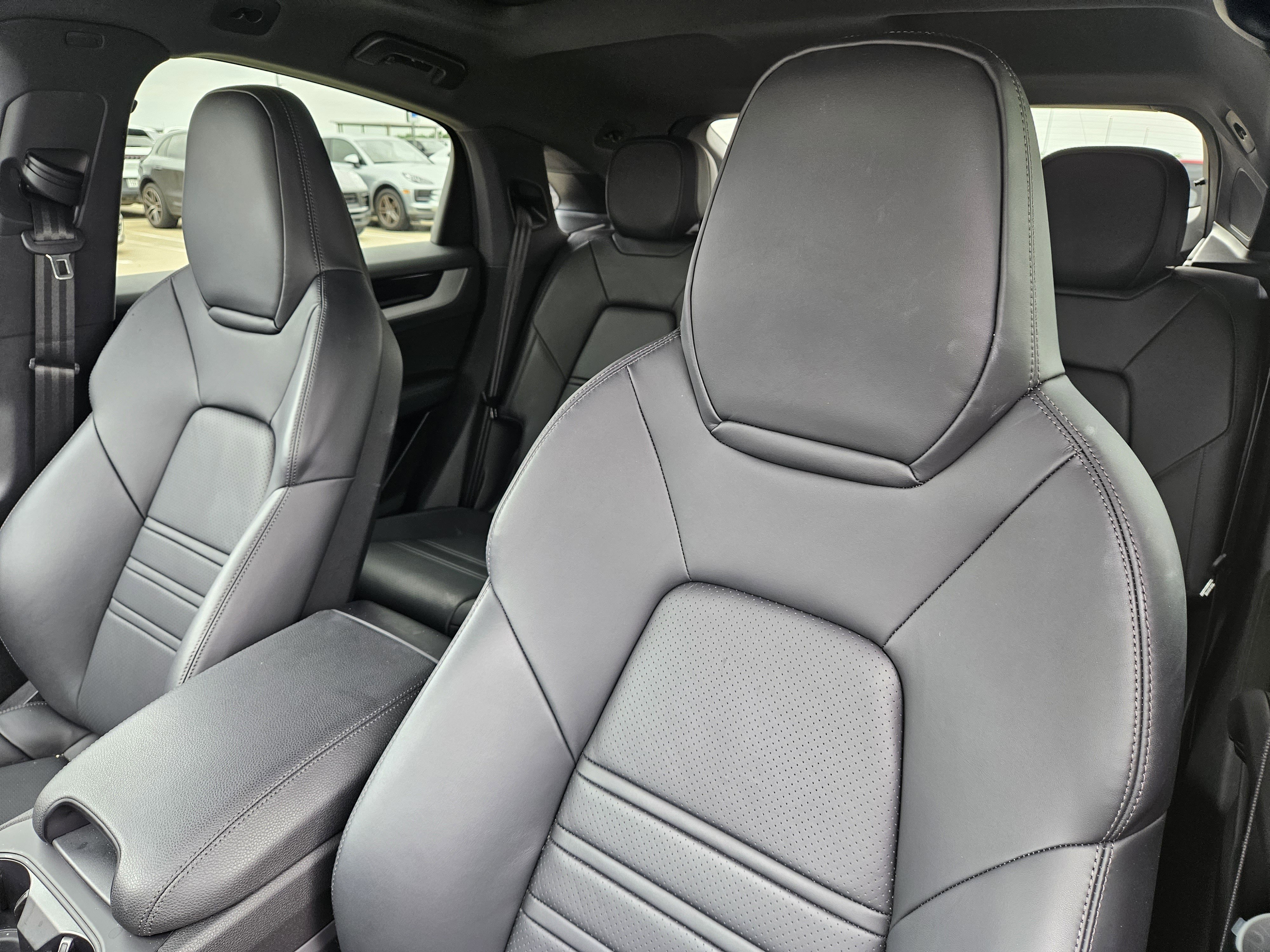 Certified 2026 Porsche Cayenne Coupe image 6