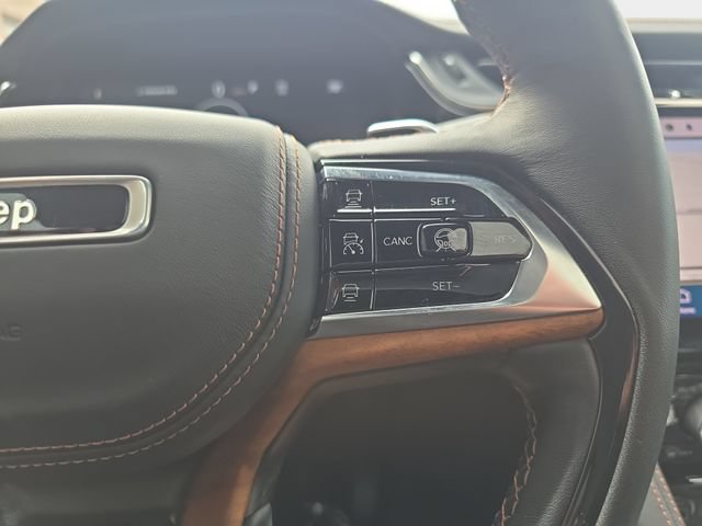 Used 2023 Jeep Grand Cherokee Summit AWD/4WD image 21