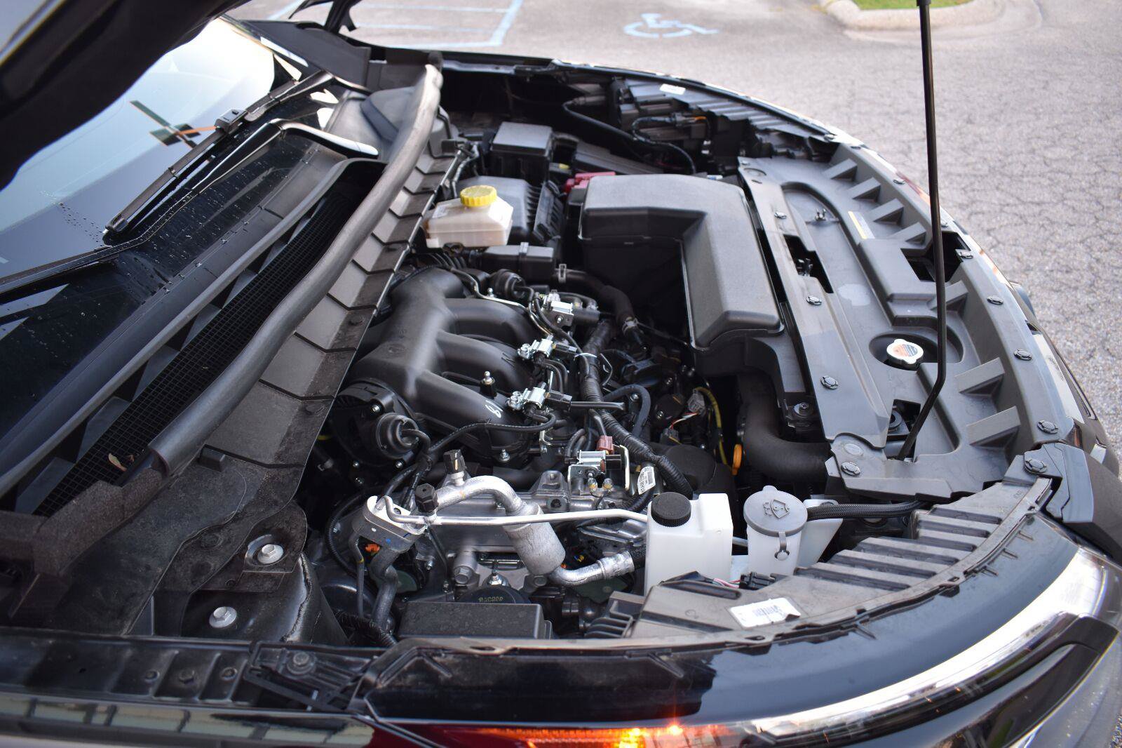 Used 2025 Nissan Pathfinder Platinum w/ Black Appearance Package FWD image 23