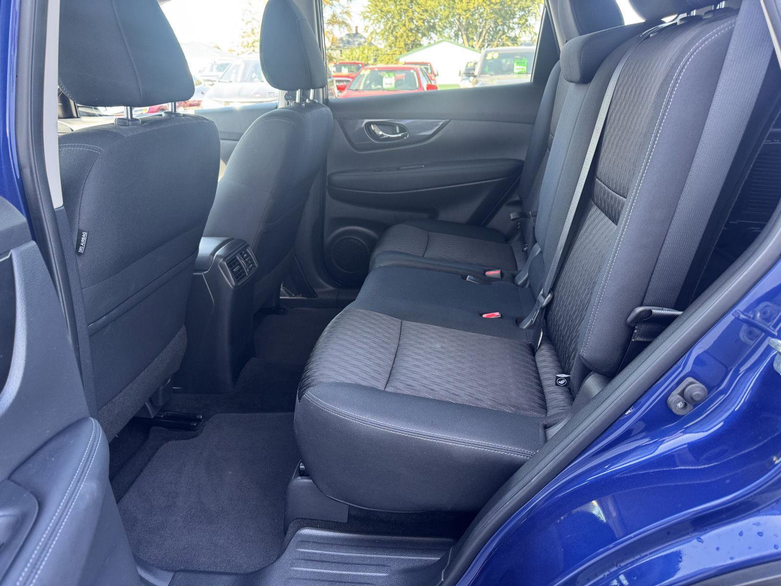 Used 2018 Nissan Rogue SV image 21