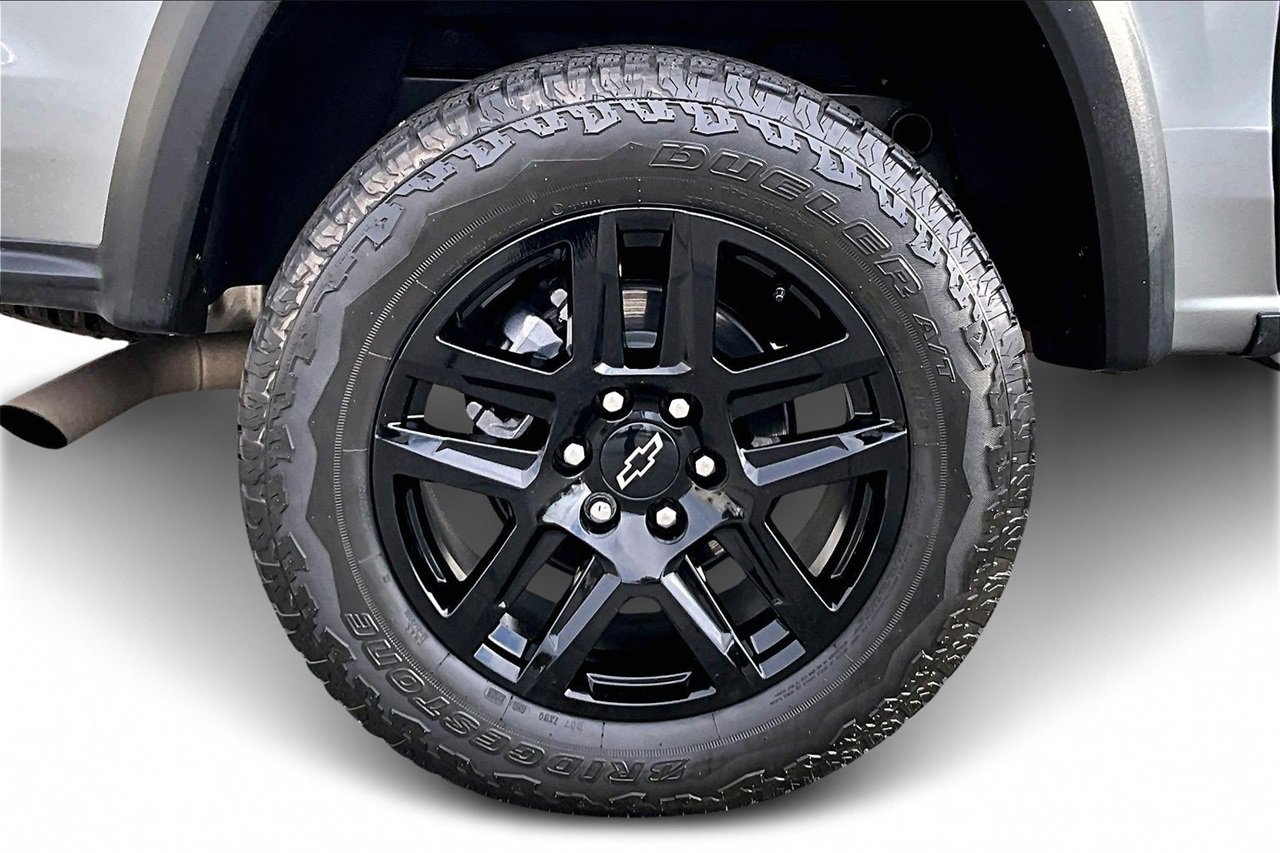 Used 2023 Chevrolet Colorado Trail Boss w/ Technology Package image 34