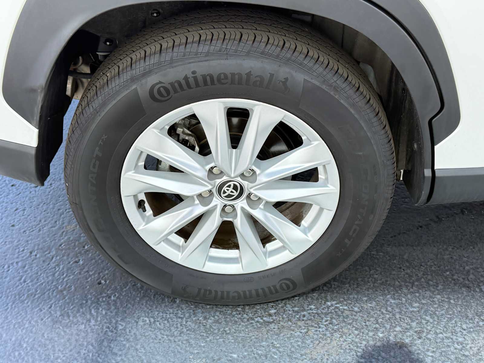 Certified 2026 Toyota Corolla Cross LE AWD/4WD image 8