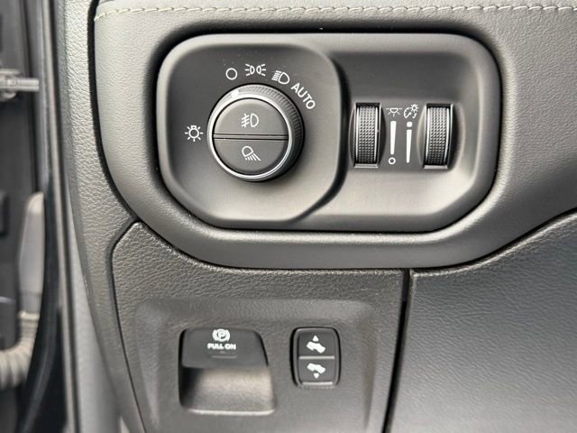 Used 2020 RAM 1500 Limited w/ Black Appearance Package image 33