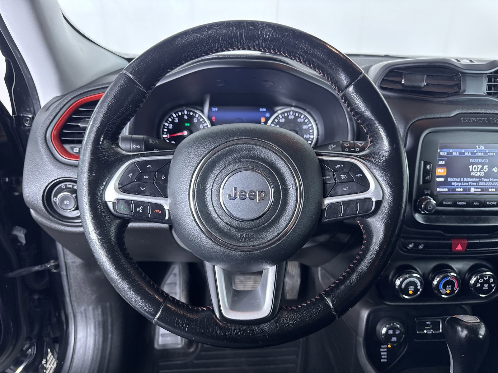 Used 2017 Jeep Renegade Trailhawk AWD/4WD image 16
