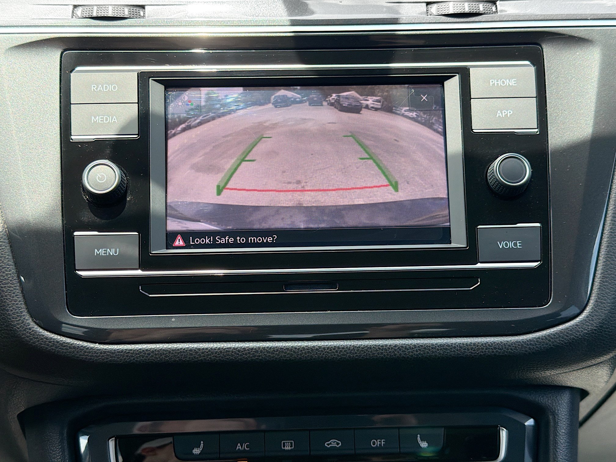 Used 2023 Volkswagen Tiguan S FWD image 31