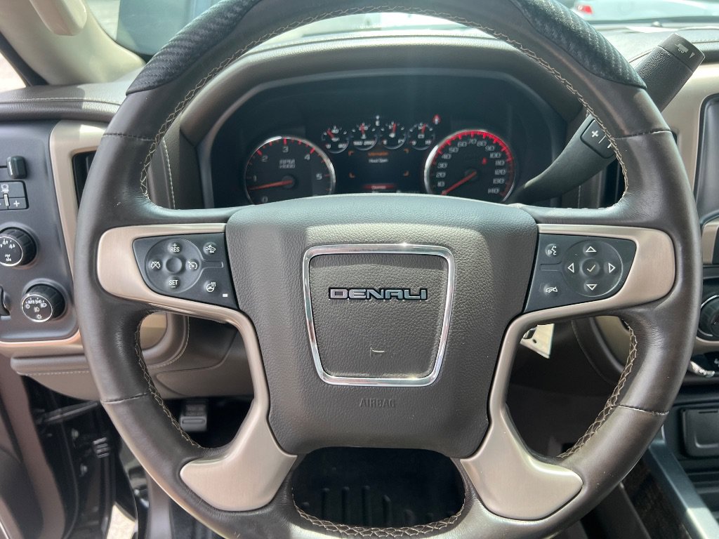 Used 2015 GMC Sierra 2500 Denali w/ Driver Alert Package AWD/4WD image 18