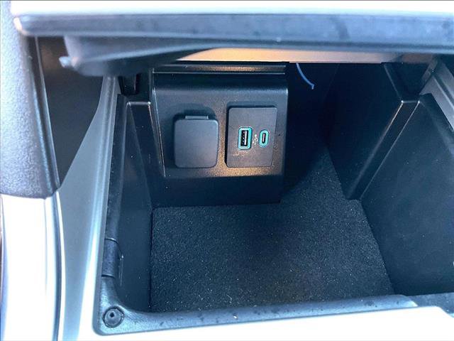 Used 2023 Ford Explorer XLT w/ Equipment Group 202A image 25