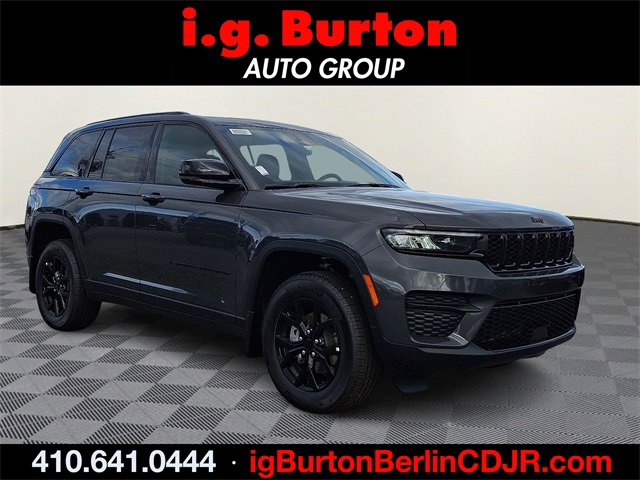 New 2025 Jeep Grand Cherokee Altitude image 1
