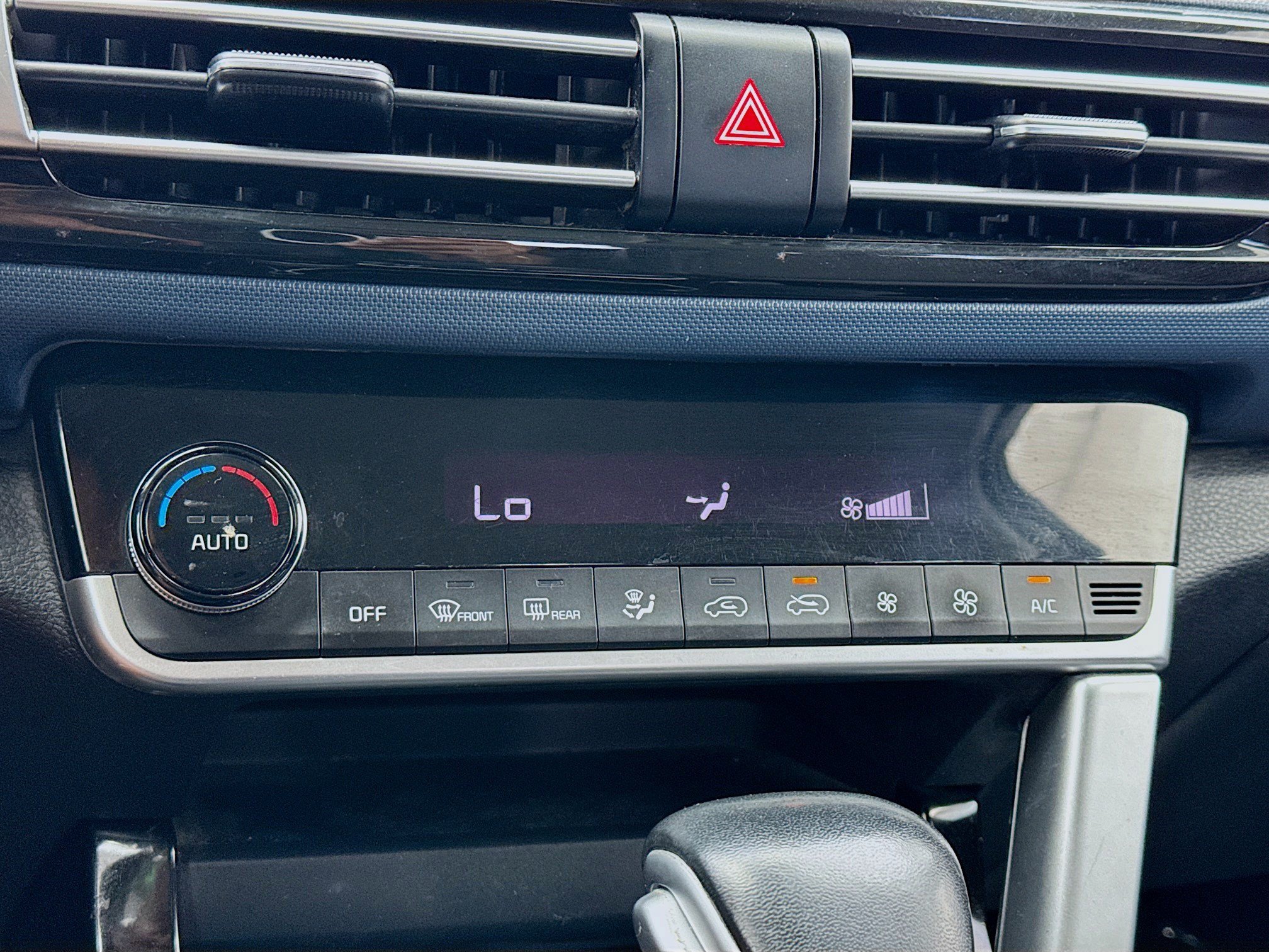Used 2023 Kia Seltos S w/ Navigation Package FWD image 12