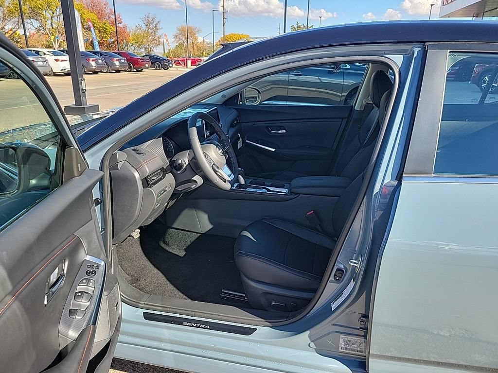 New 2025 Nissan Sentra SR w/ SR Premium Package FWD image 10
