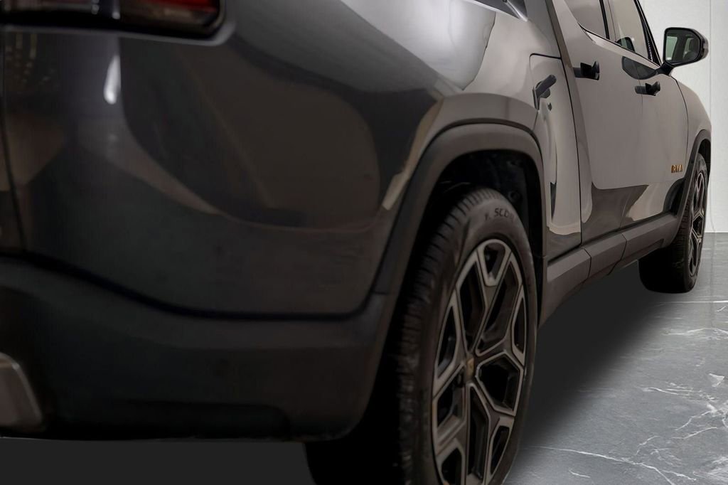 Used 2022 Rivian R1T Adventure image 38