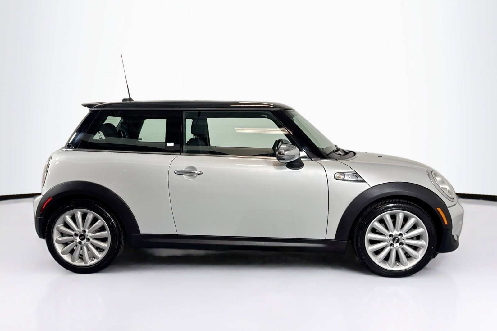 Used 2011 MINI Cooper S image 4