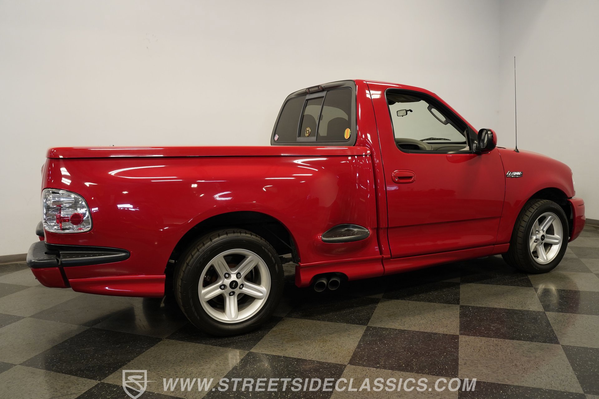 Used 2003 Ford F150 Lightning RWD image 14