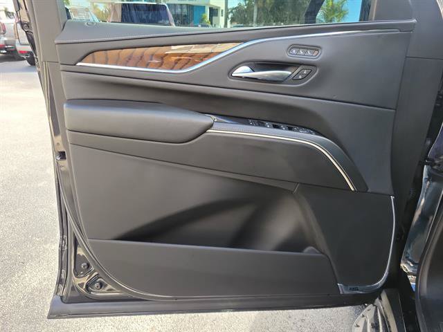 Certified 2023 Cadillac Escalade Sport Platinum w/ LPO, ONYX Package AWD/4WD image 35