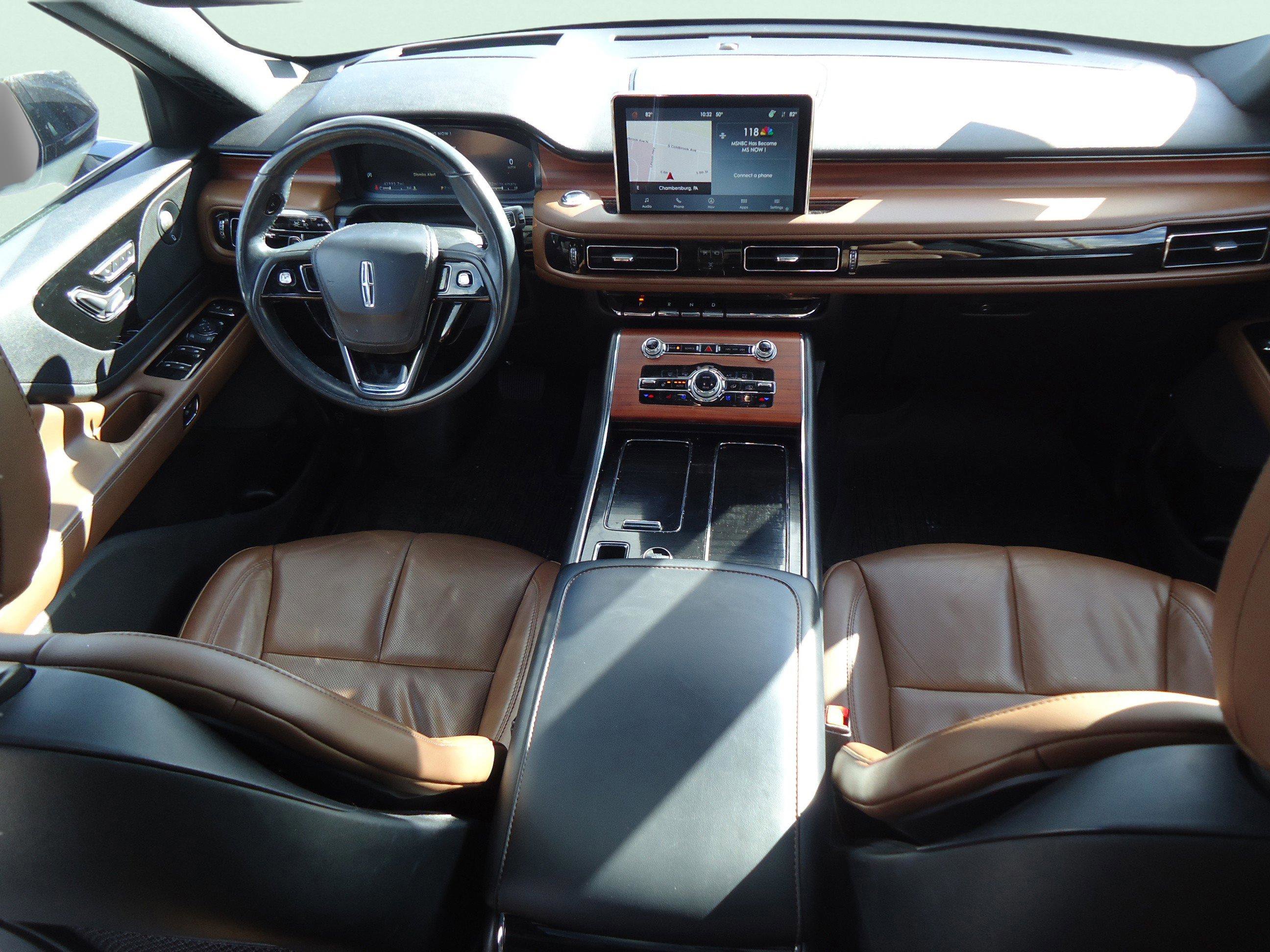 Used 2023 Lincoln Aviator Reserve w/ Equipment Group 201A image 10