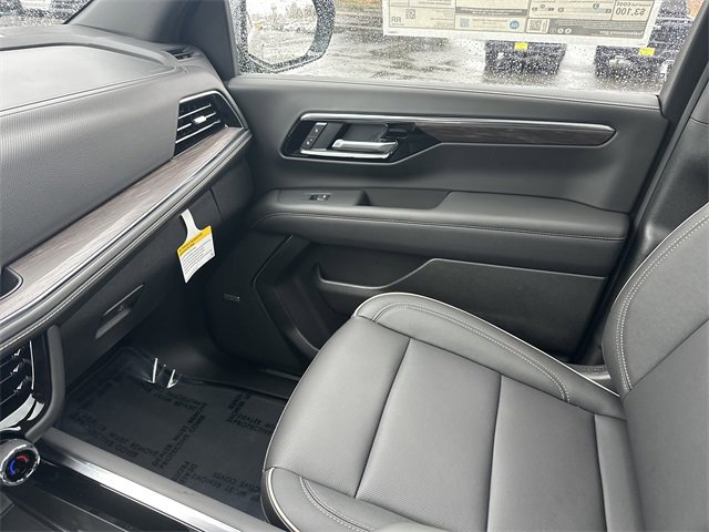 New 2026 Chevrolet Suburban Premier image 24