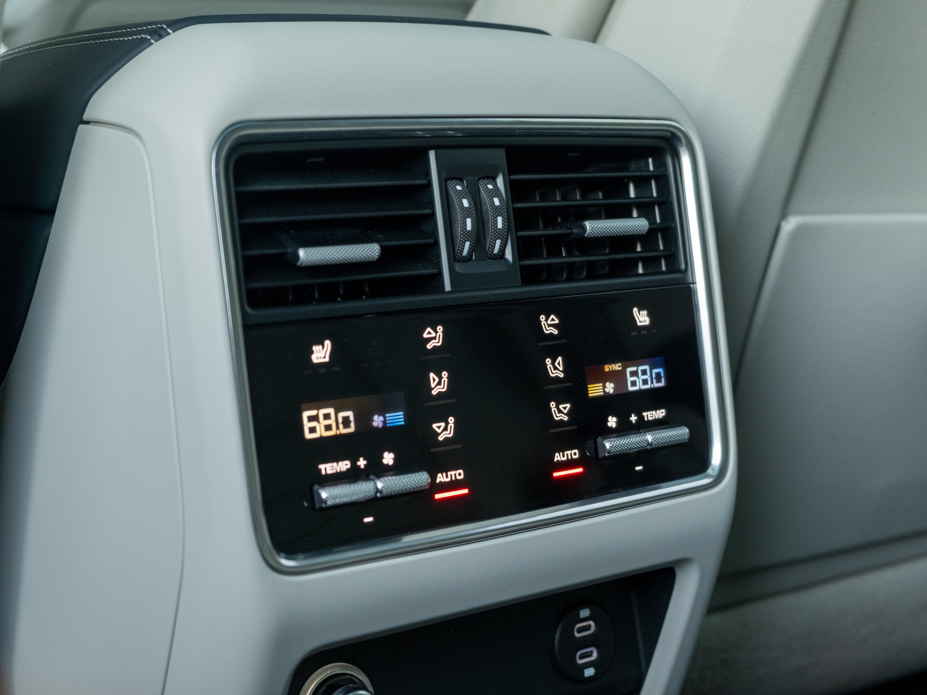 Certified 2023 Porsche Cayenne Turbo S AWD/4WD image 40