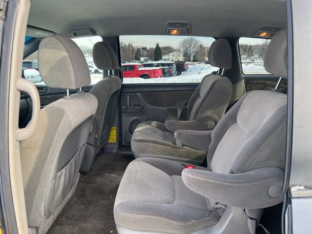 Used 2009 Toyota Sienna CE image 7