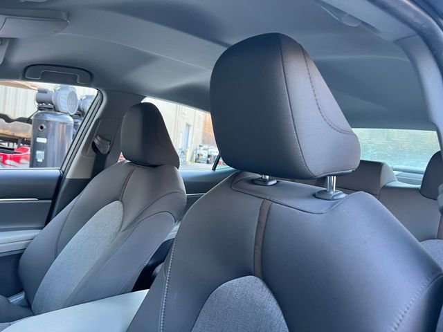 Used 2018 Toyota Camry L image 13