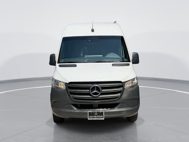 Used 2024 Mercedes-Benz Sprinter 2500 image 2
