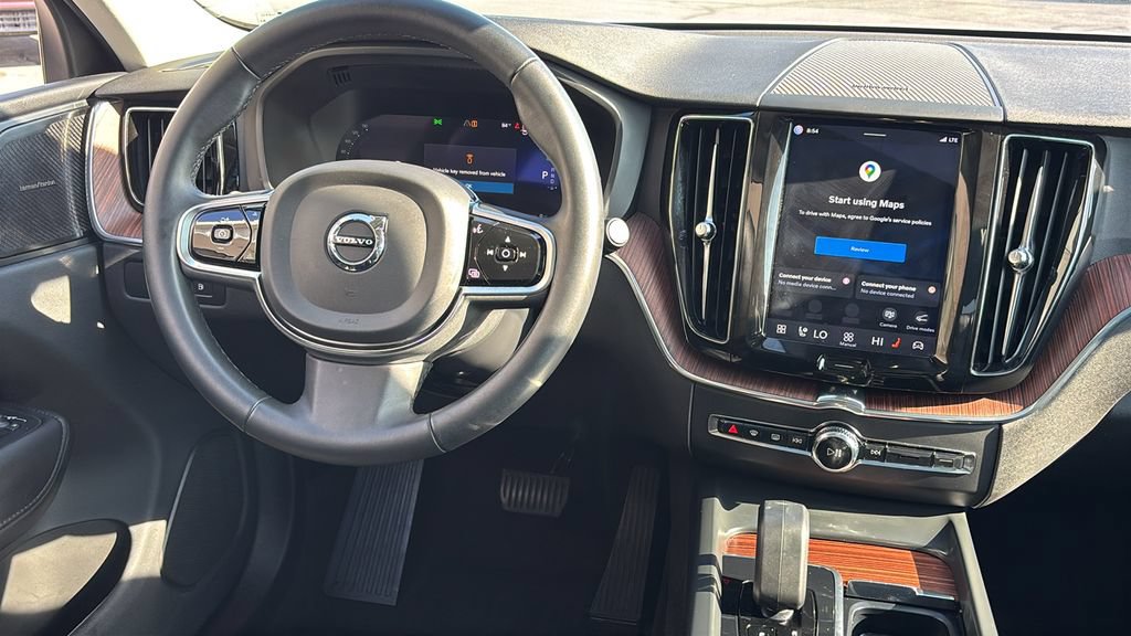Used 2023 Volvo XC60 T8 Plus w/ Climate Package AWD/4WD image 7