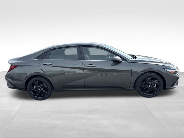 New 2026 Hyundai Elantra SEL Sport Premium FWD image 6
