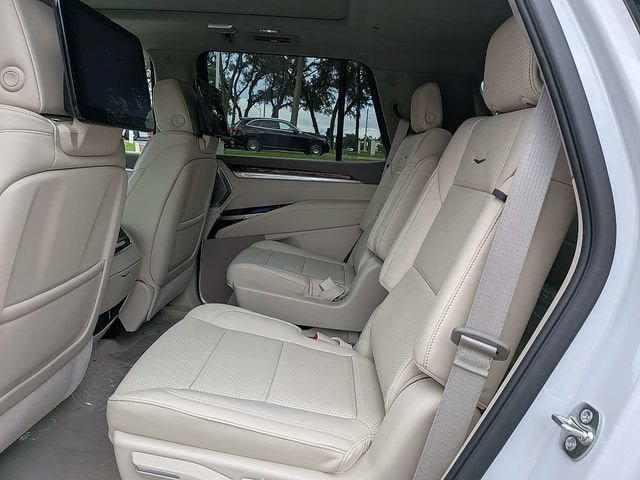 New 2026 Cadillac Escalade Platinum Luxury w/ LPO, Floor Liner Package AWD/4WD image 15