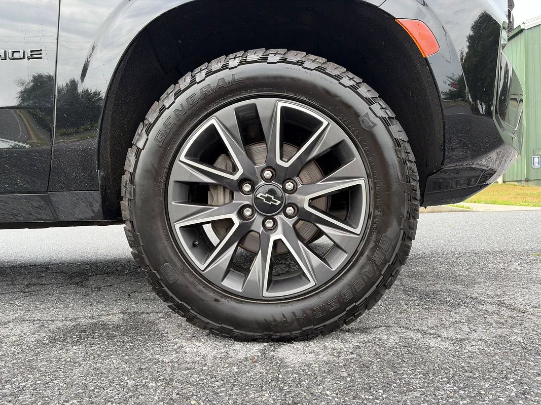 Used 2023 Chevrolet Tahoe Z71 w/ Luxury Package AWD/4WD image 32
