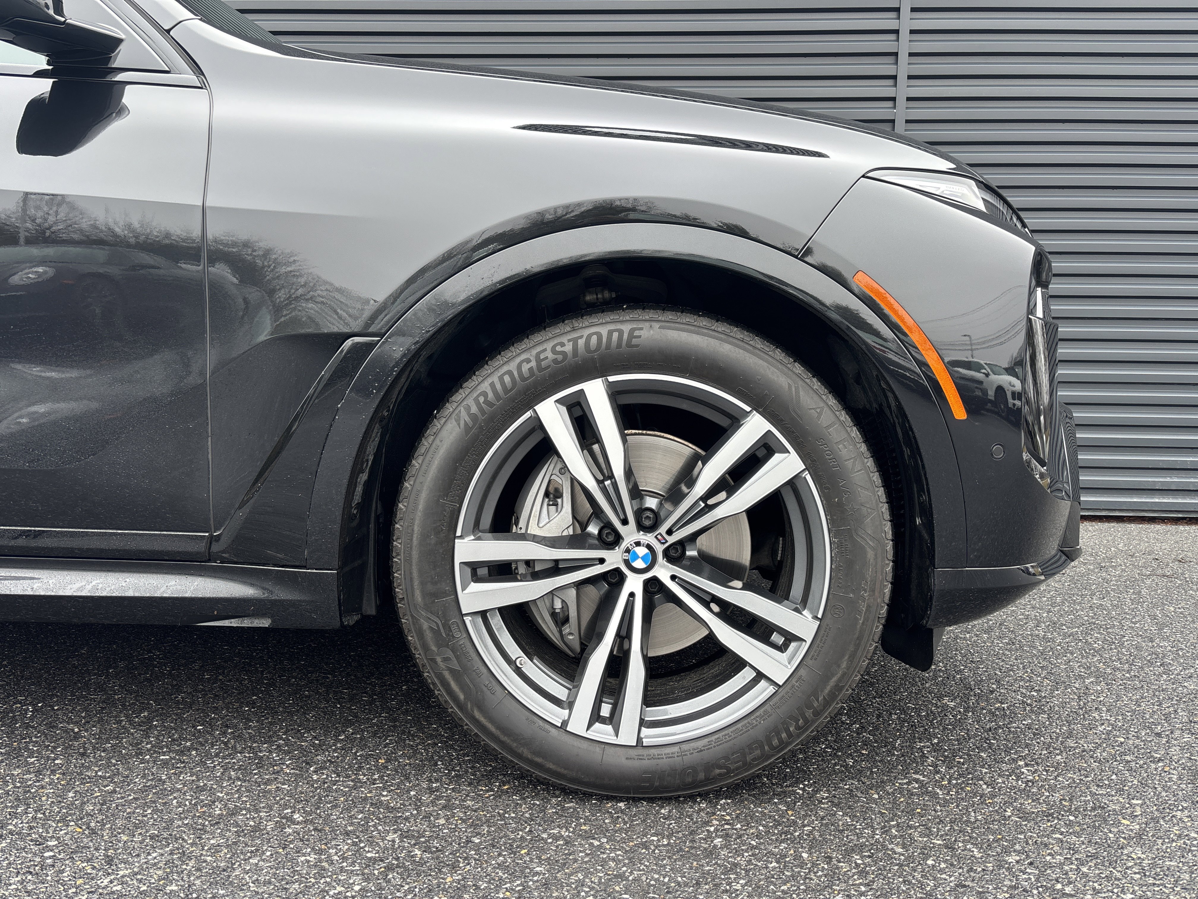 Used 2026 BMW X7 xDrive40i w/ M Sport Package image 9