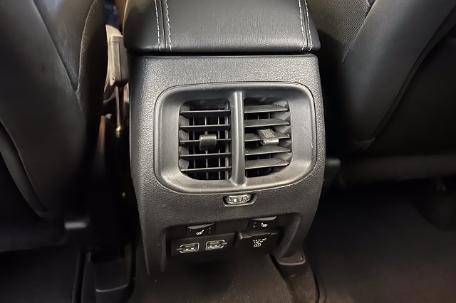 Used 2021 Jeep Cherokee Limited w/ Elite Package AWD/4WD image 31