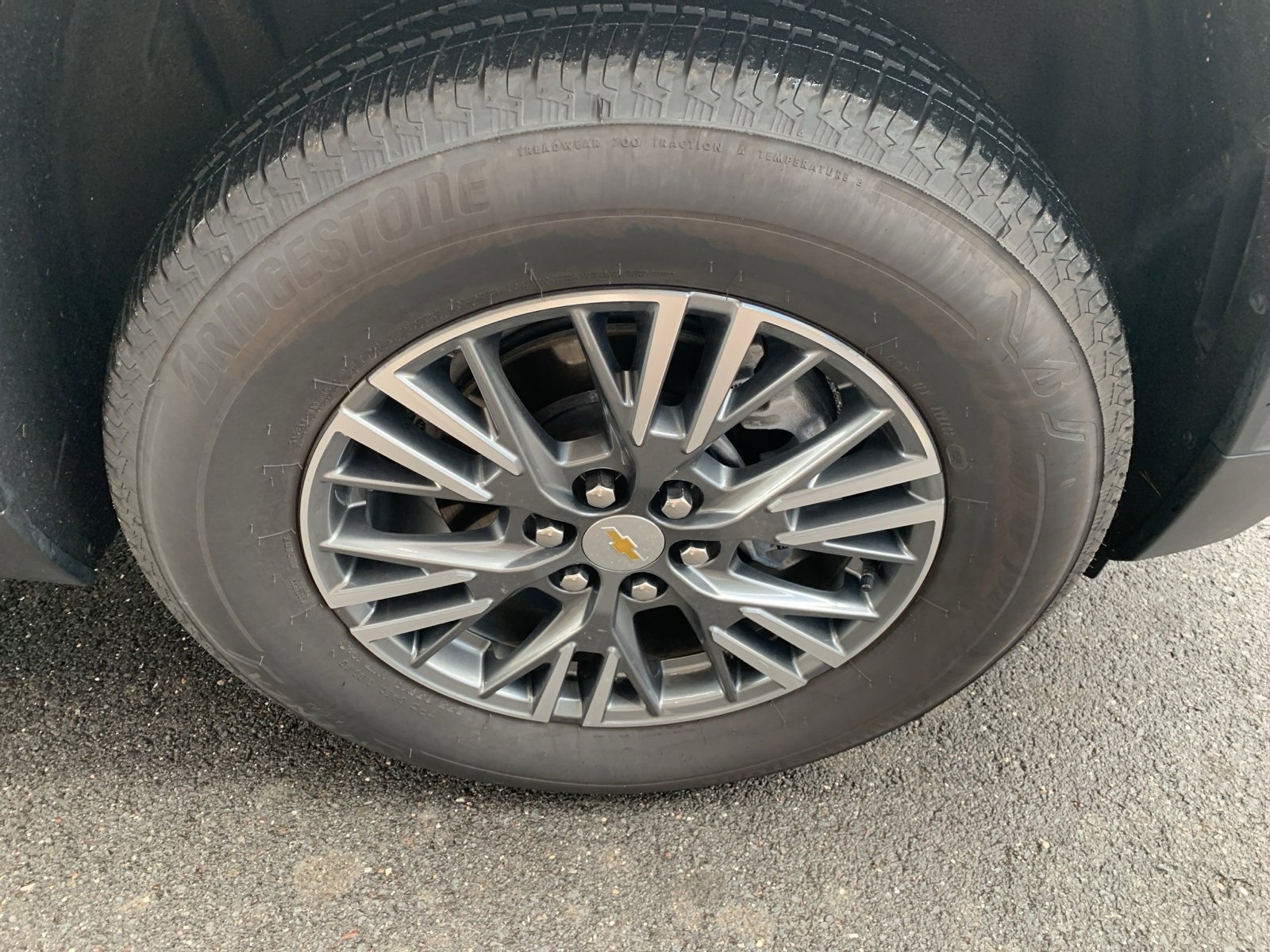 Used 2024 Chevrolet Traverse LT image 12