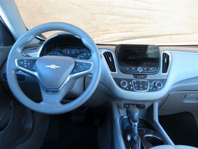 Used 2021 Chevrolet Malibu LT FWD image 17