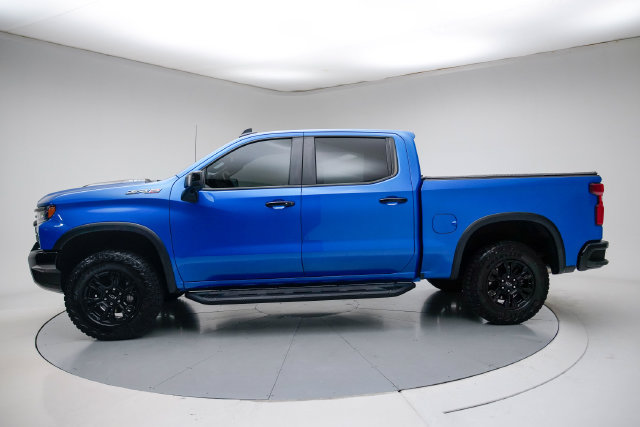 Used 2023 Chevrolet Silverado 1500 ZR2 w/ Technology Package AWD/4WD image 2