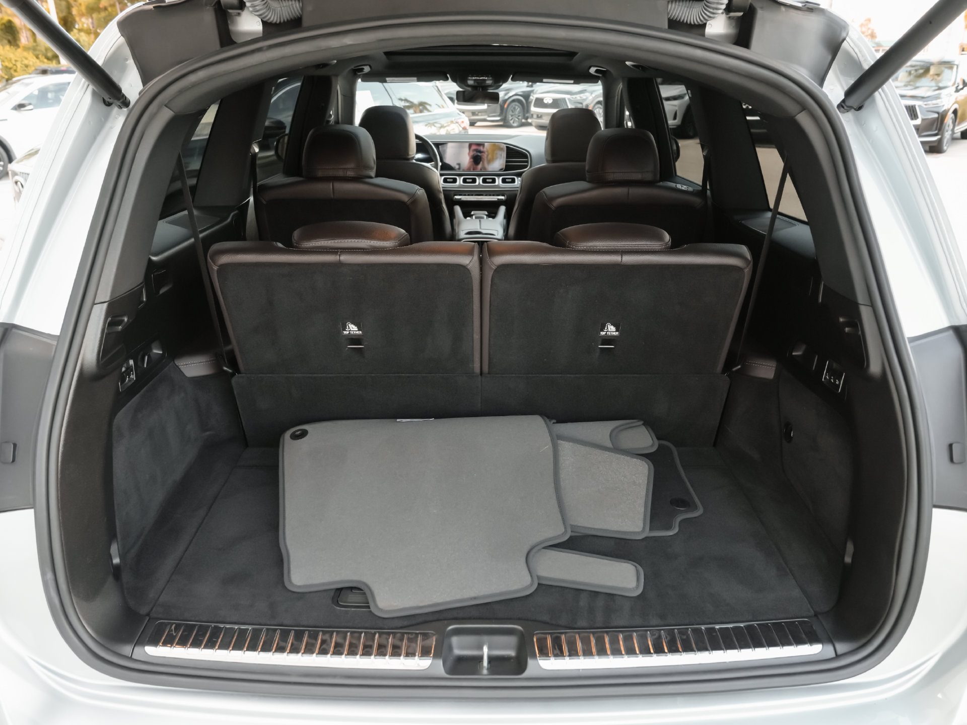 Used 2023 Mercedes-Benz GLS 450 4MATIC image 44