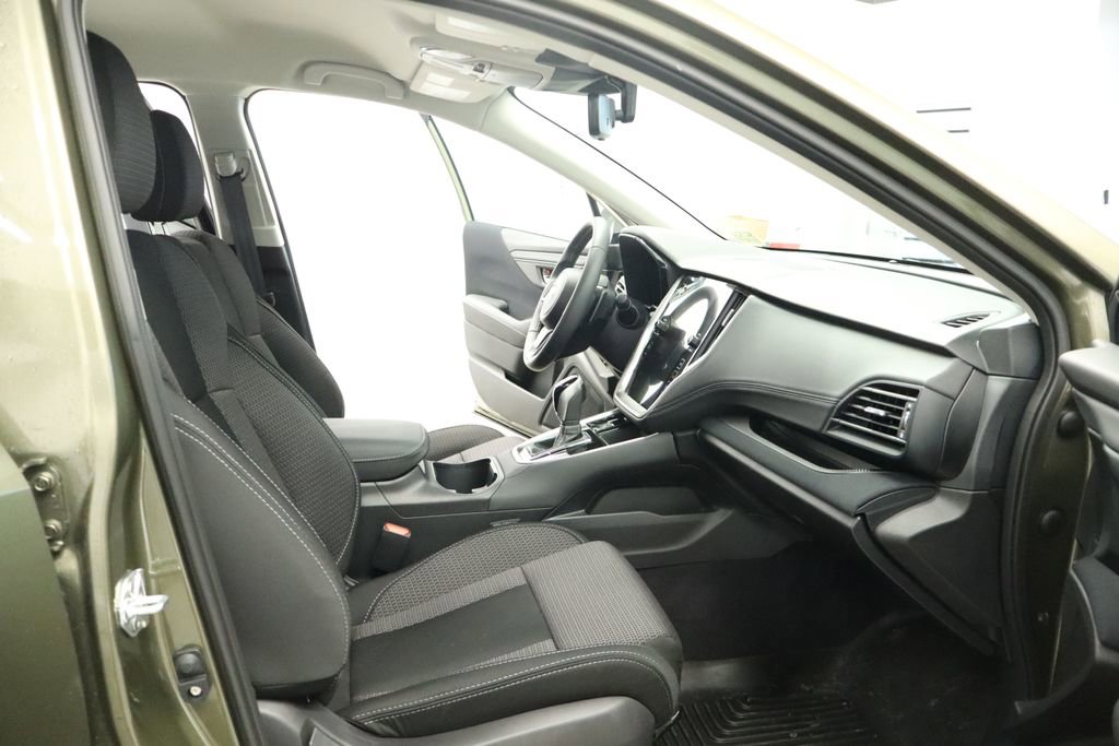 Used 2025 Subaru Outback Premium image 28