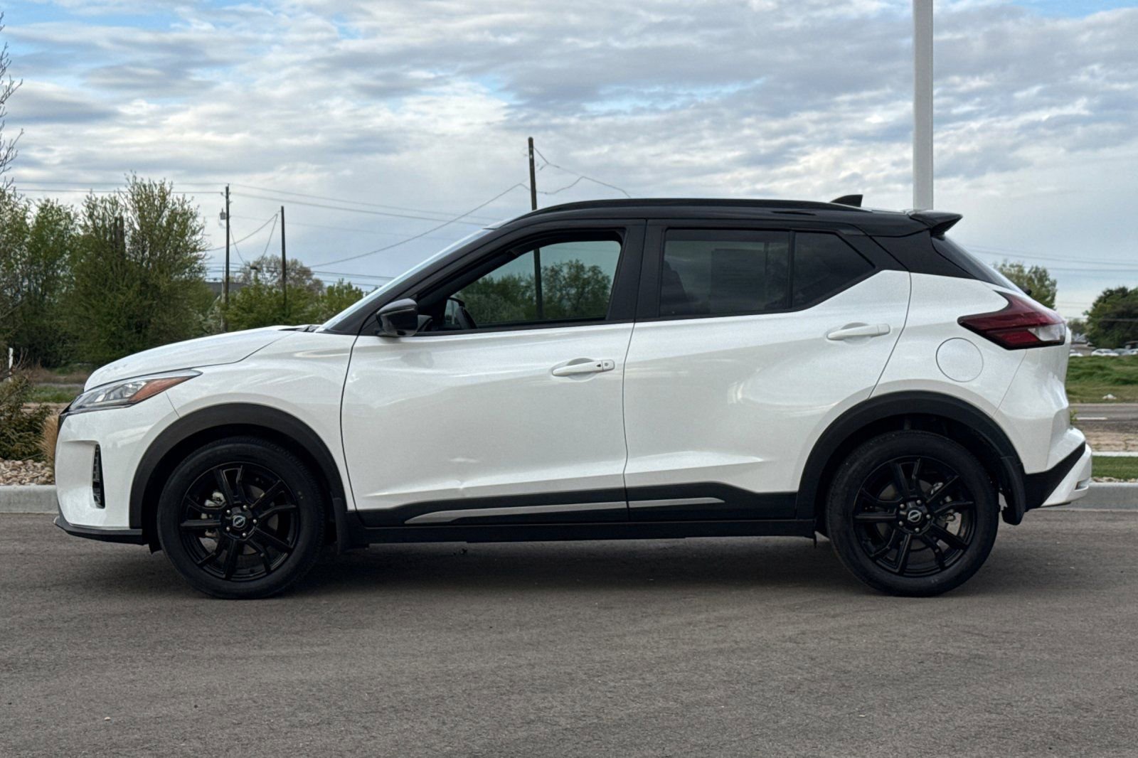 Used 2024 Nissan Kicks SR image 7